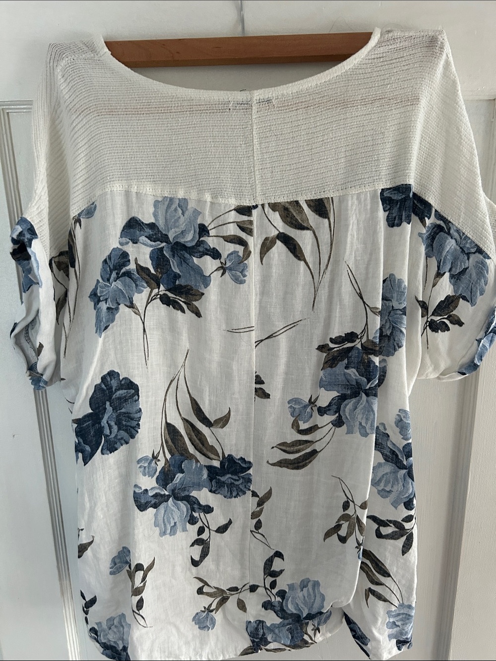 Lungo L’arno White Scoop Neck Top with Blue Floral Print - Picture 5 of 5